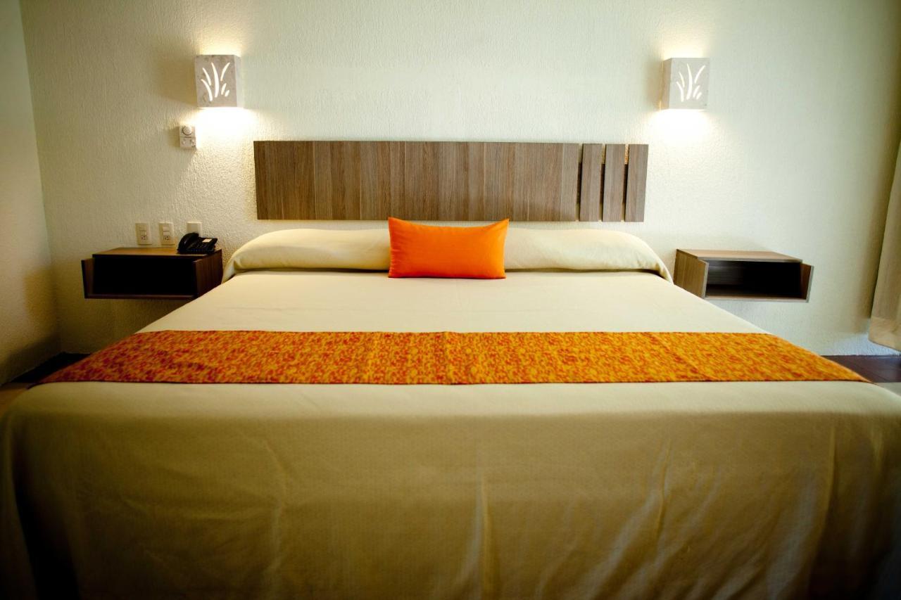 Habitación con cama grande