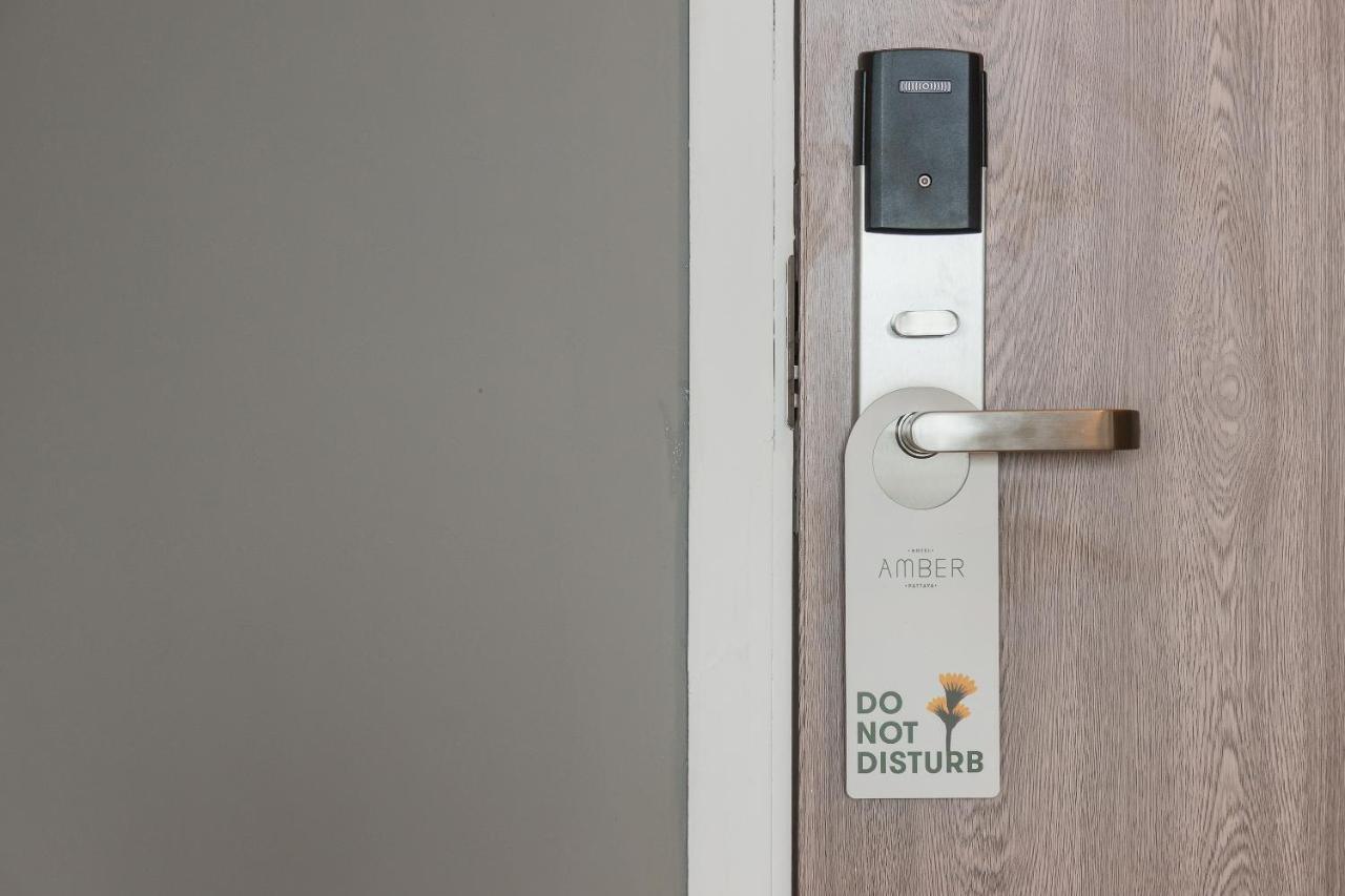 Deluxe Tweepersoonskamer met 2 Aparte Bedden en Uitzicht op het Zwembad