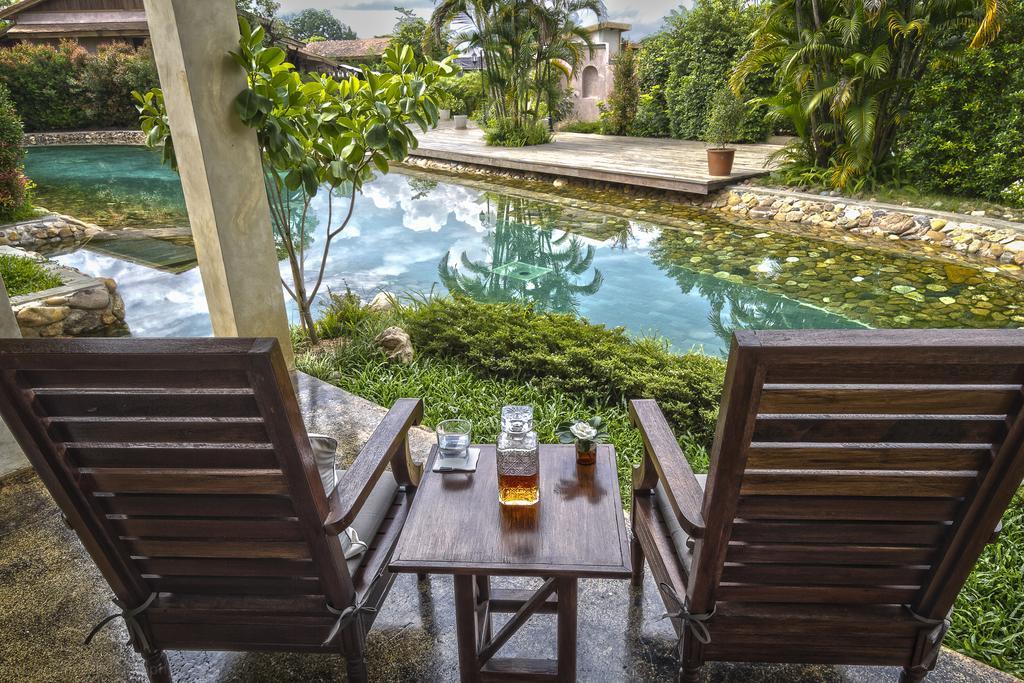 Quarto Deluxe com 2 Camas de Solteiro e Acesso à Piscina
