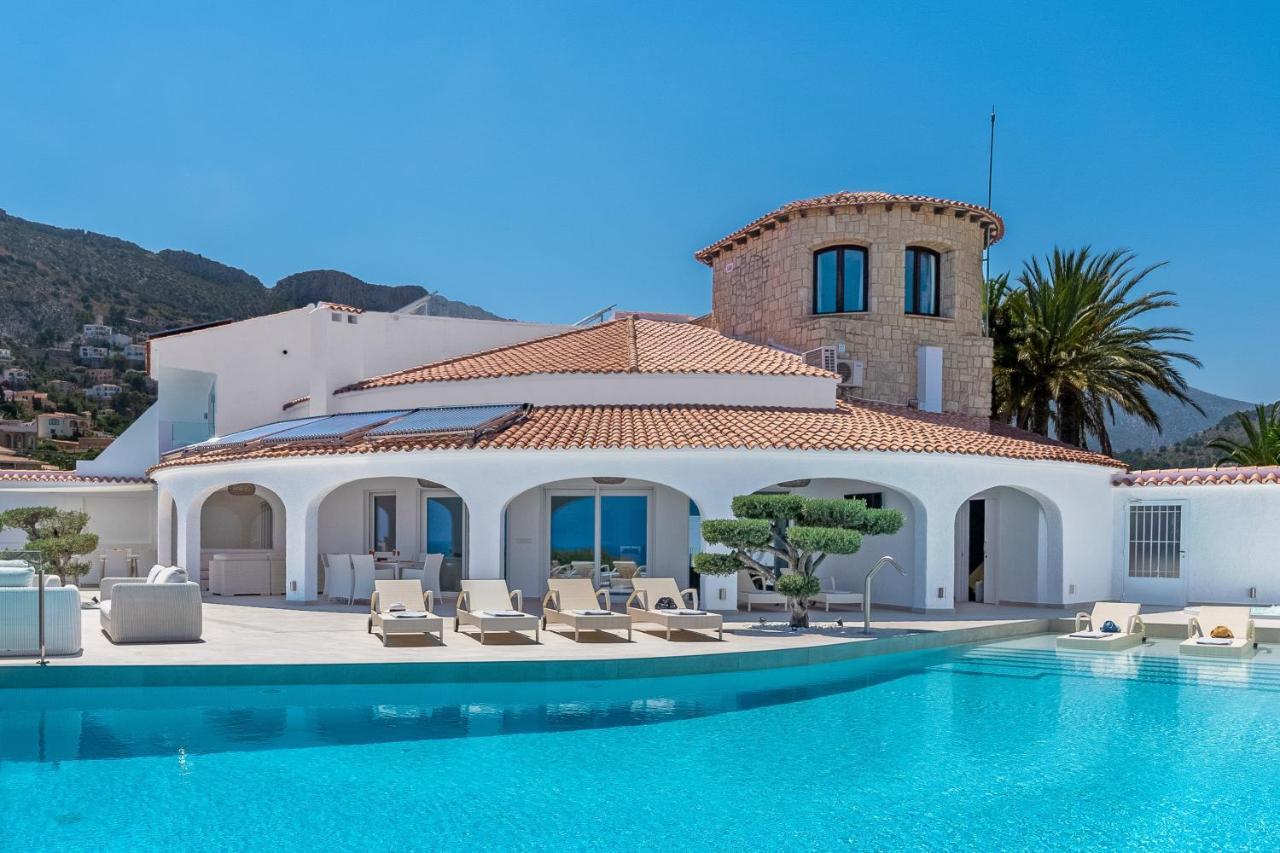 Seven-Bedroom Villa