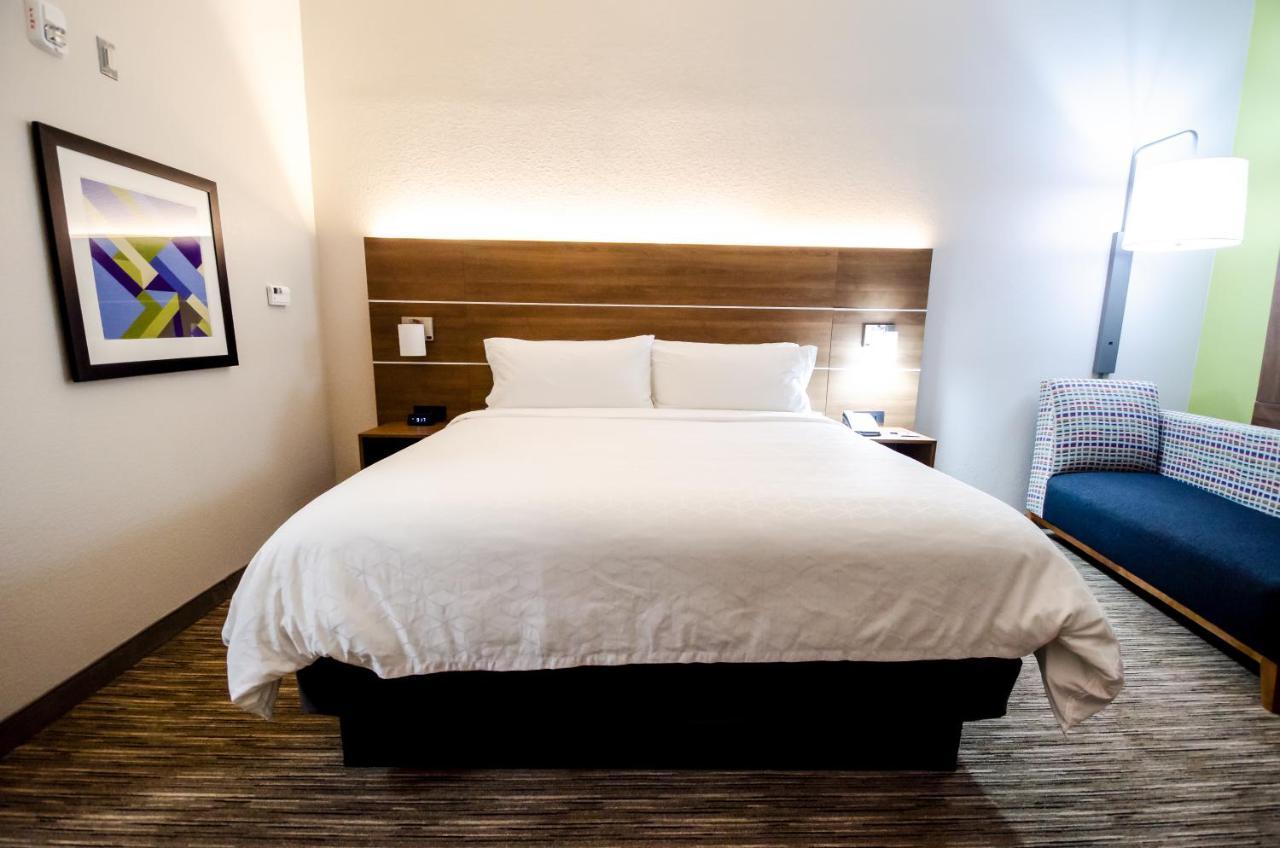 King Room - Hearing Accessible,1086292753:JPEG