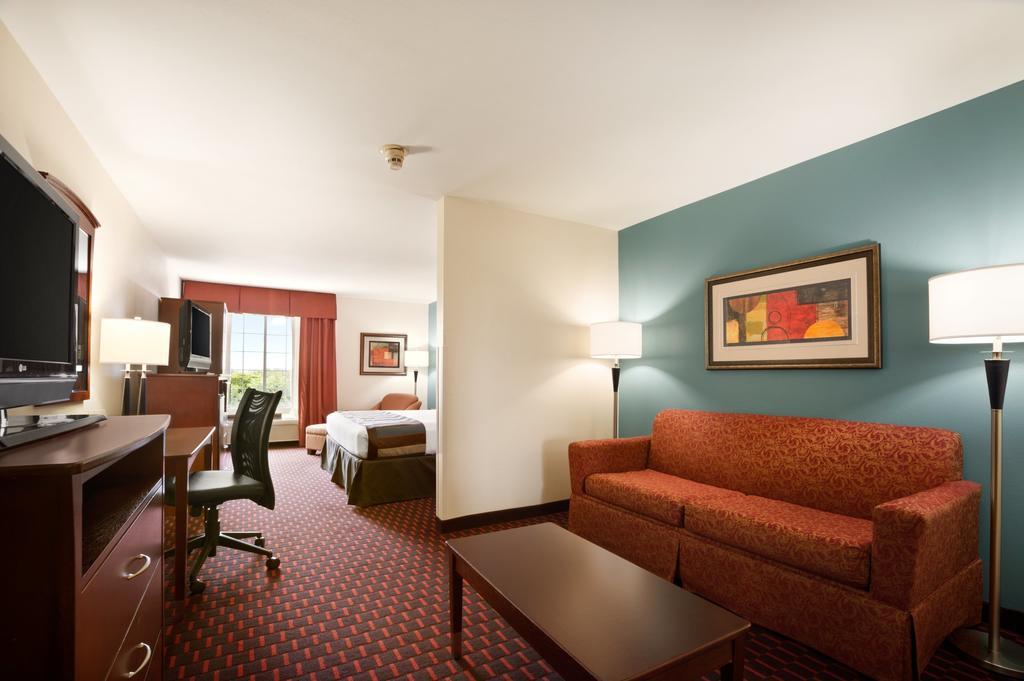 King Suite Non-Smoking