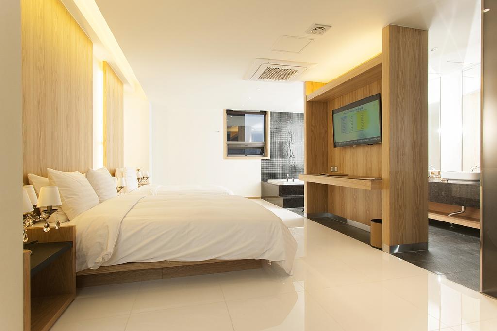 Korean Suite Room - No Parking