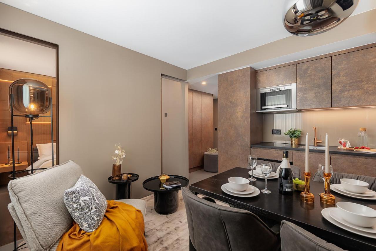 One-Bedroom Apartment,1142183041:JPEG