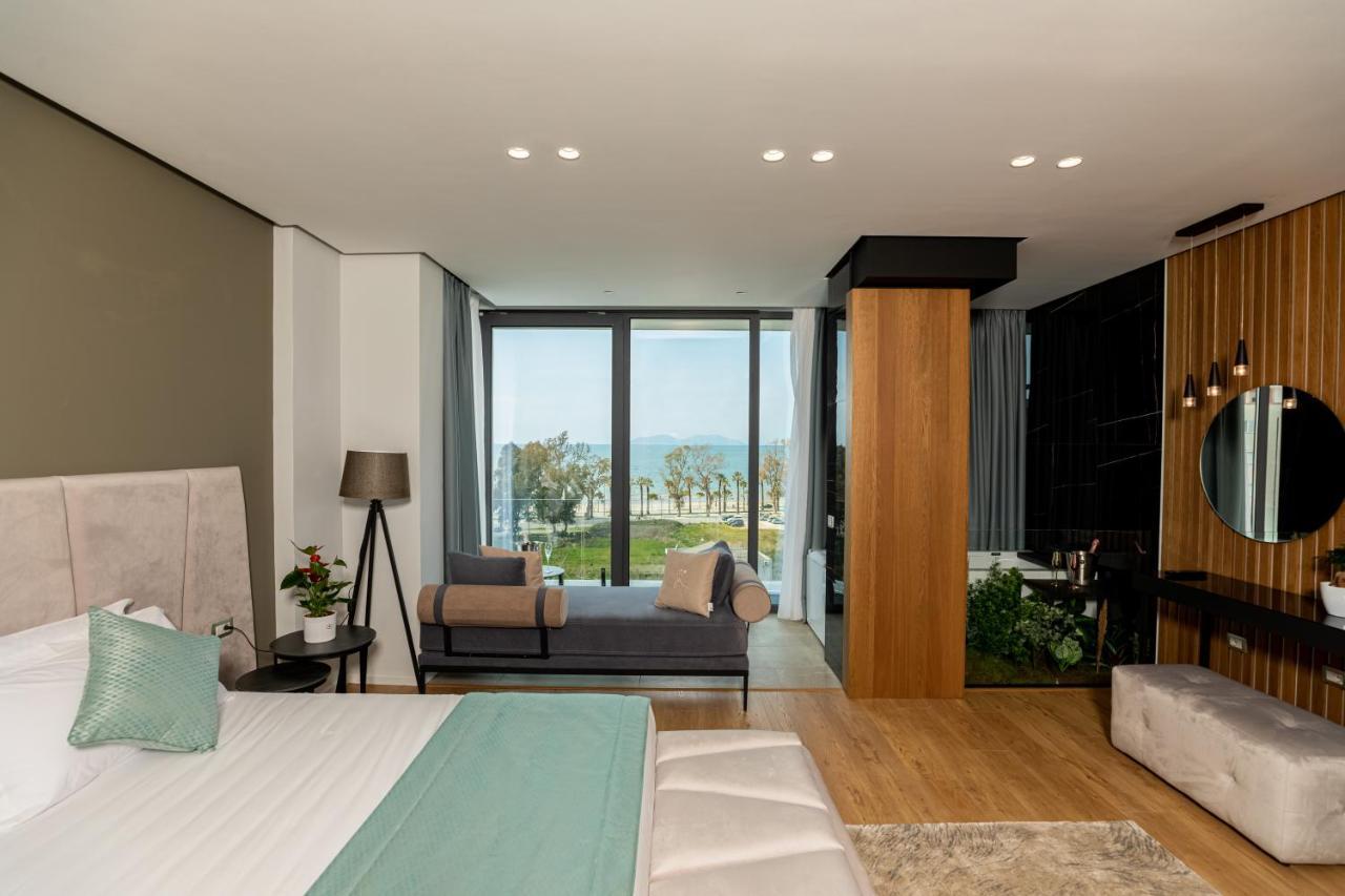 Suite with Hot Tub