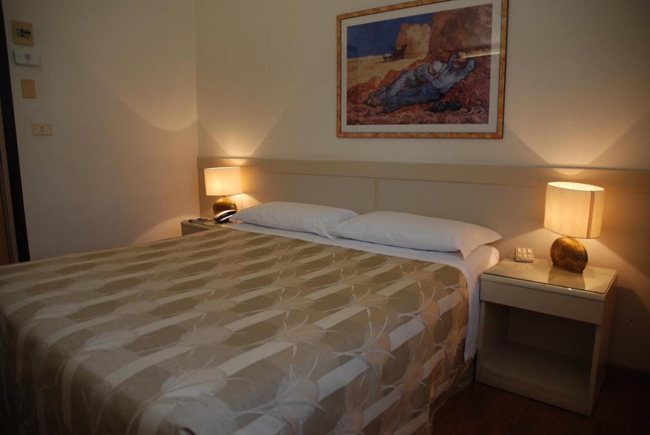 Budget Double Room,1433663341:JPEG