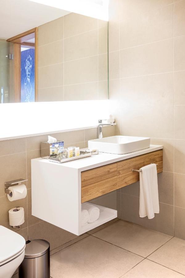 Twin Room disc on Food Soft Beverages & Laundry