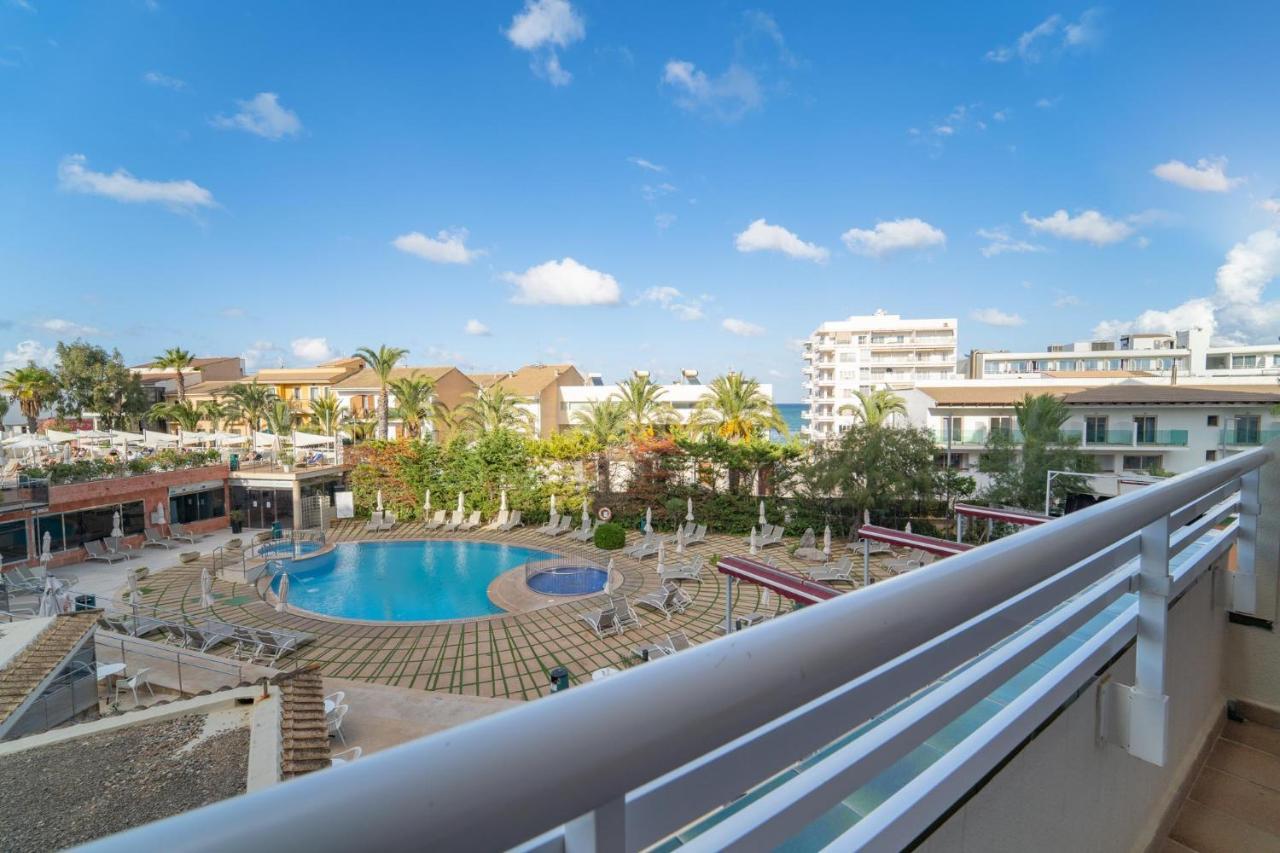 Habitación Doble con vistas a la piscina (2 adultos + 1 niño)