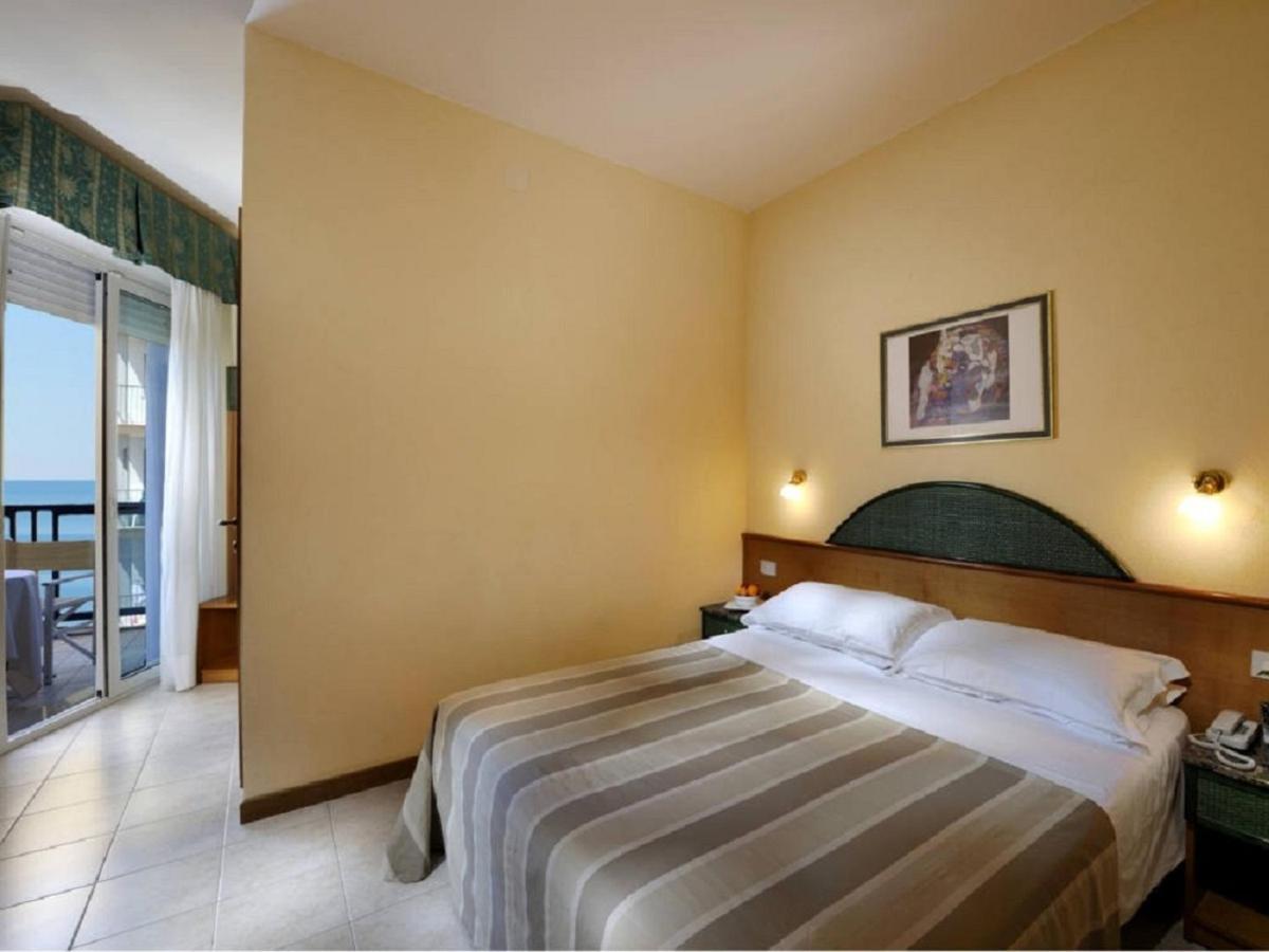 Quadruple Room with Sea View