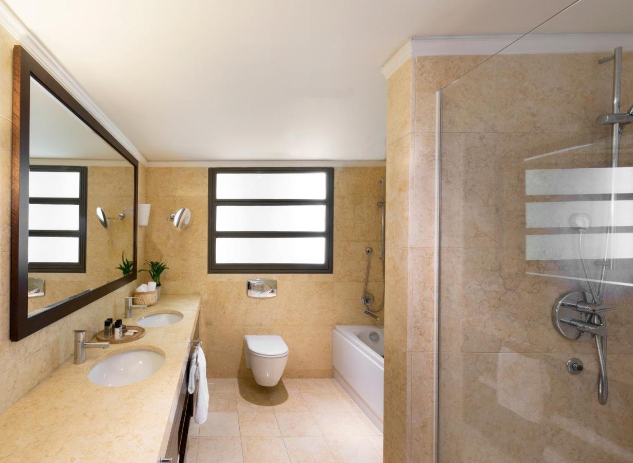 Superior One bedroom Suite Golf View