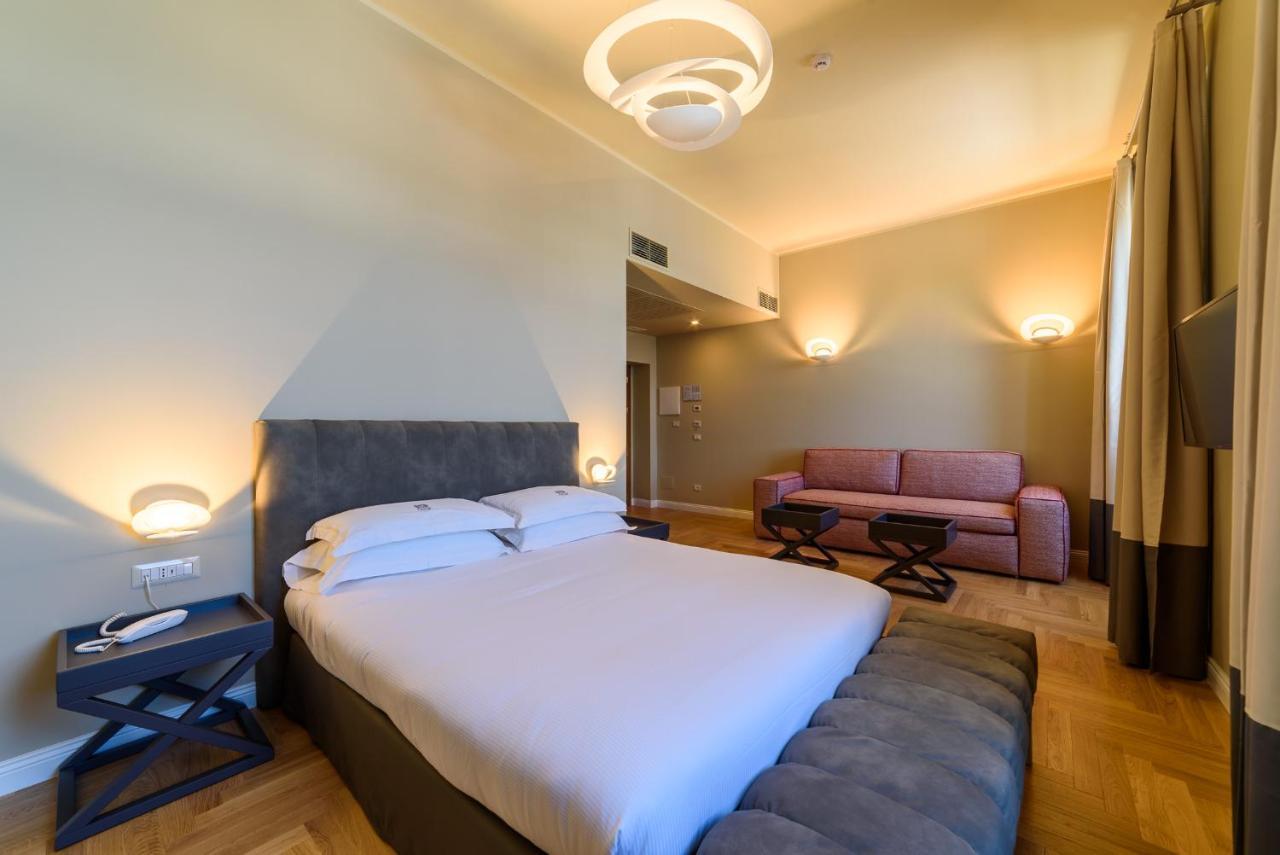 Junior Suite with Lake View,1186184308:JPEG