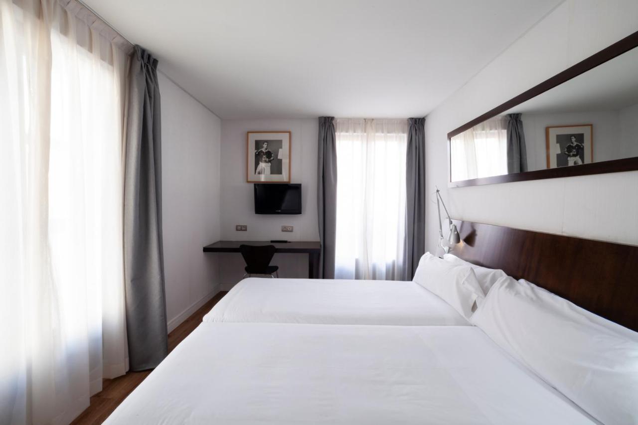 Double Room with two Extra Beds