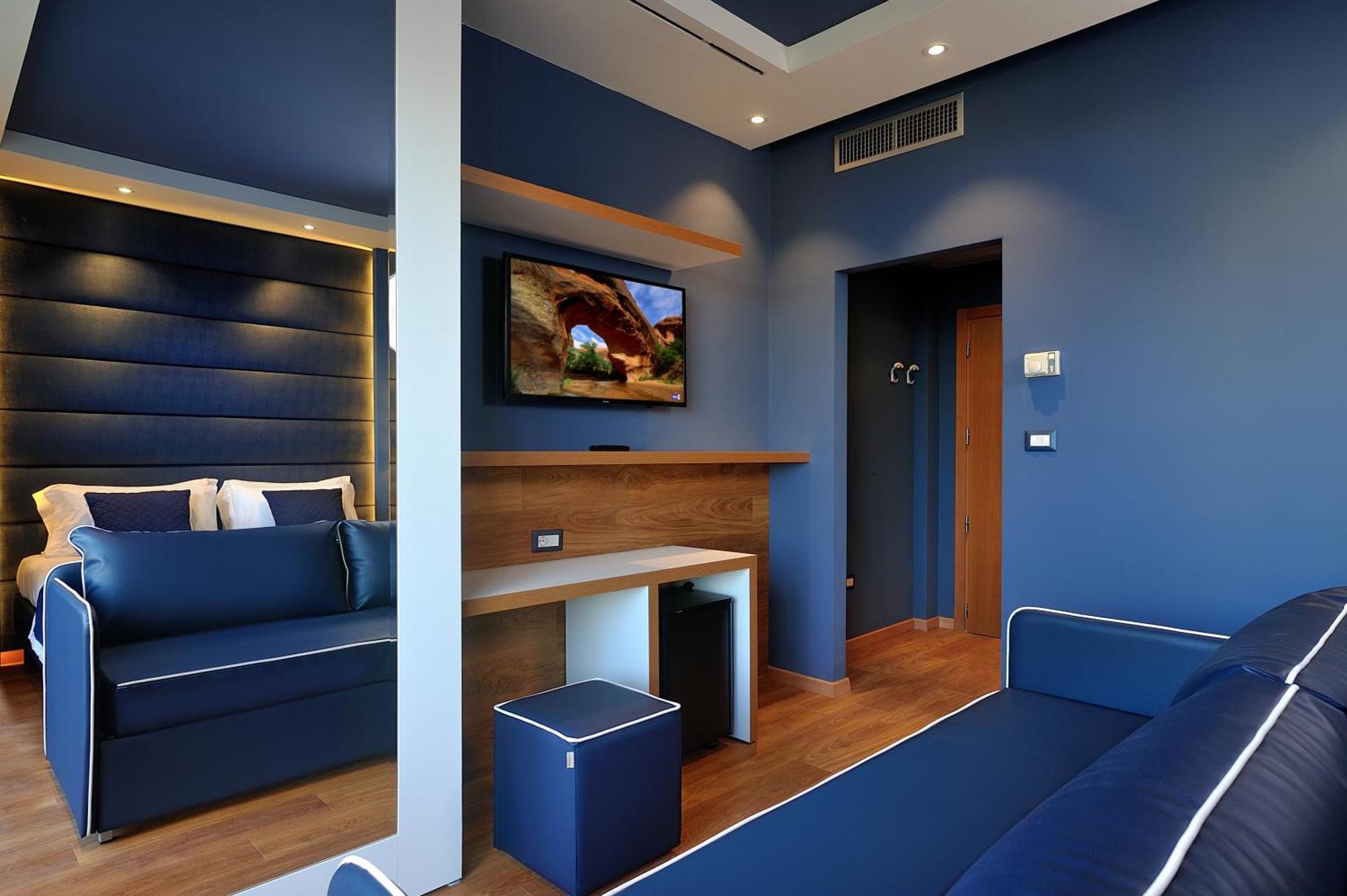 Superior Twin/Double Room with Balcony and Seaview