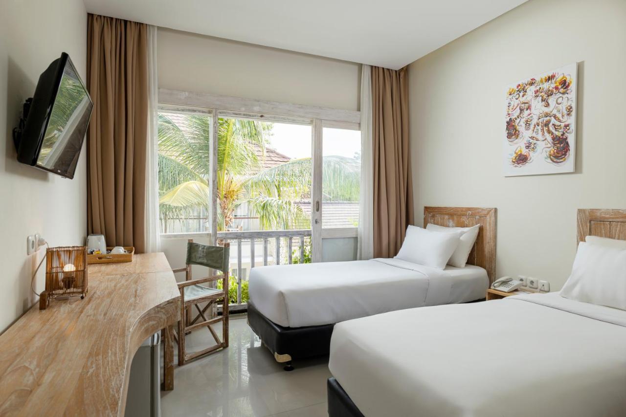 Superior Room with Pool View,1211926663:JPEG