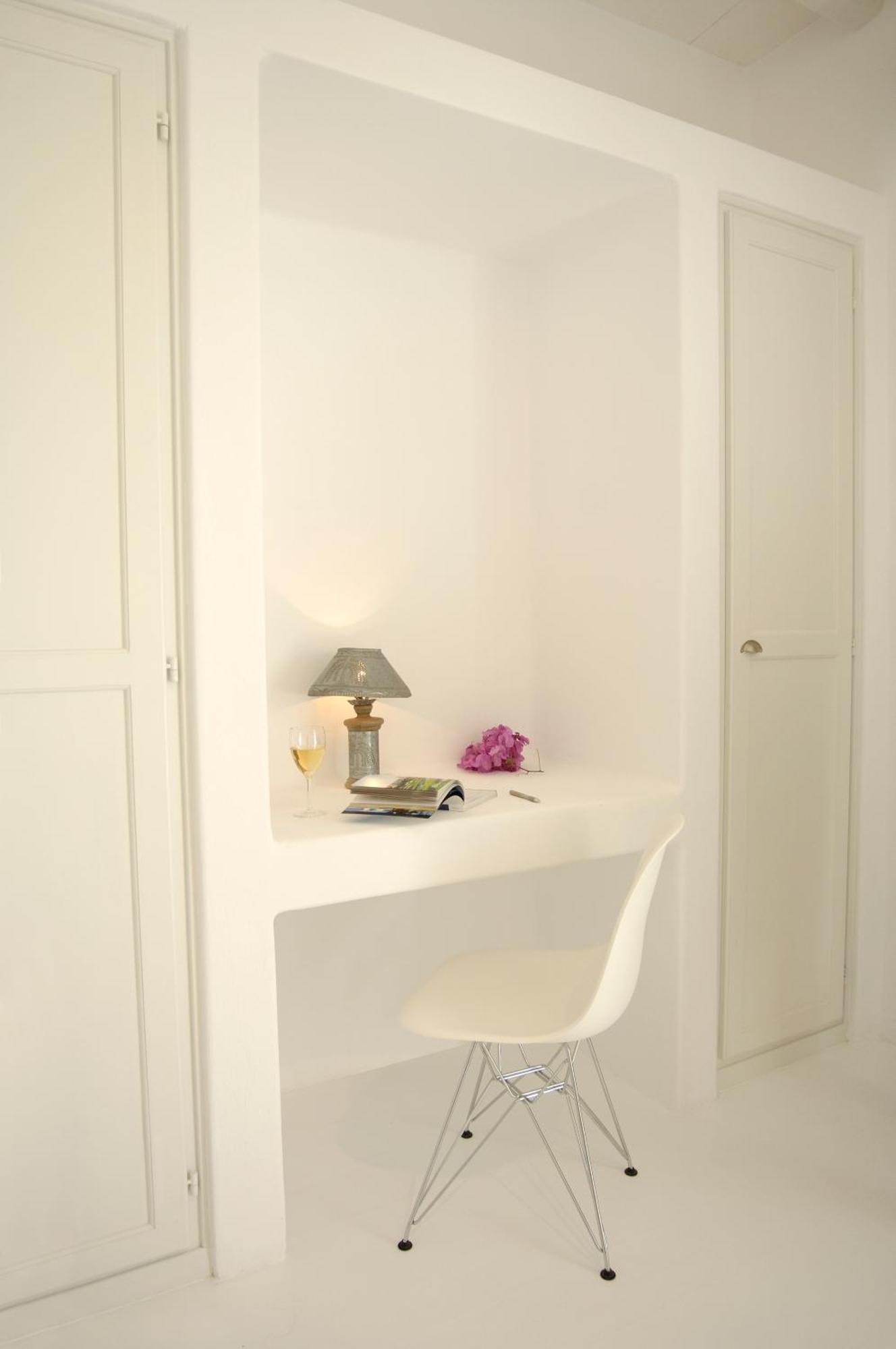 Mini Suite,1214859286:JPEG