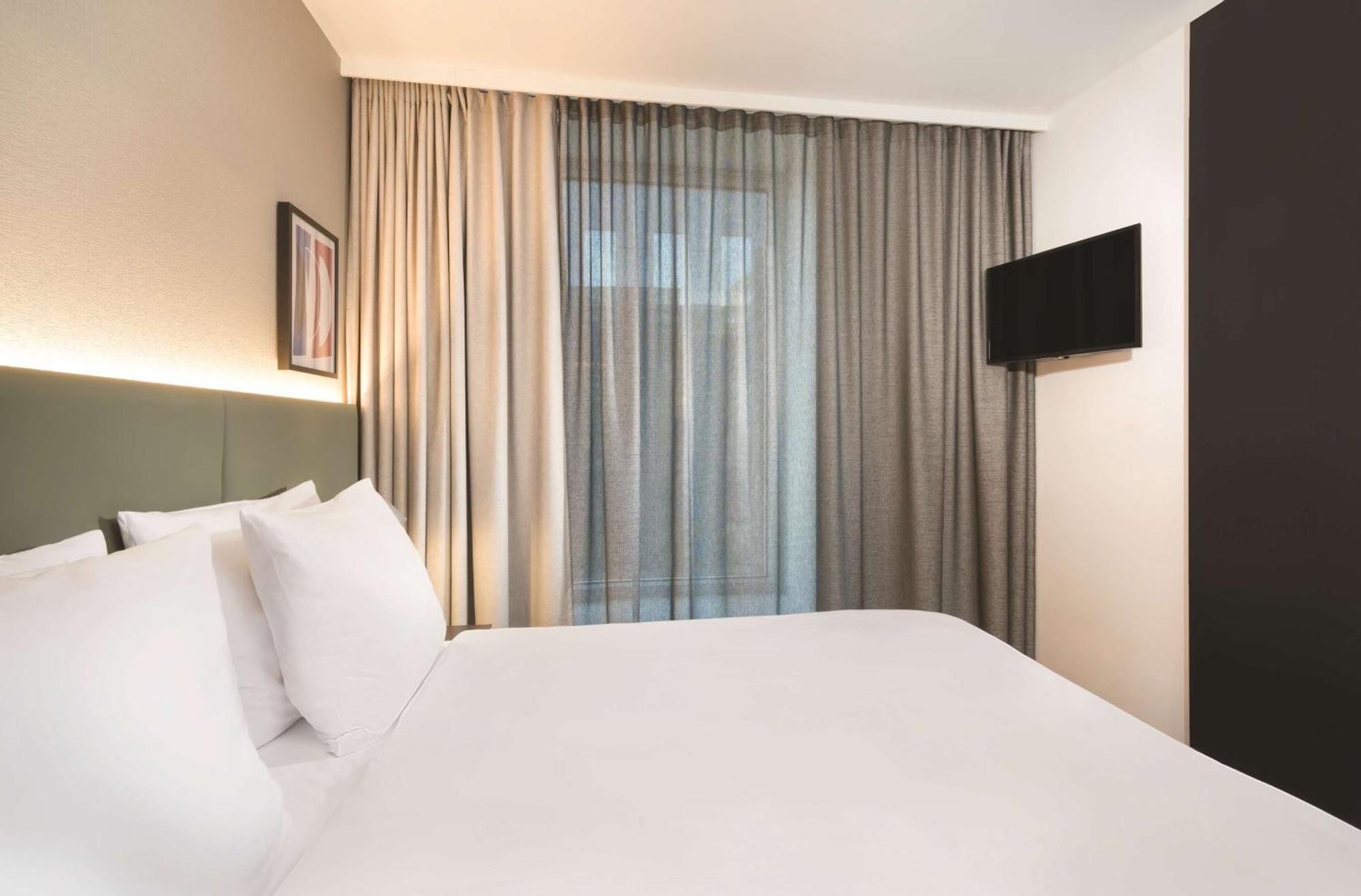 Premier One-Bedroom Apartment