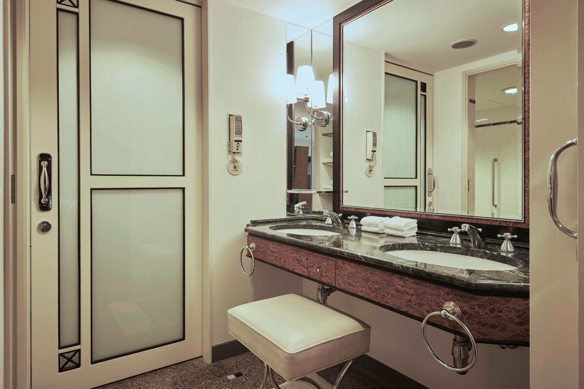 Garden Tower Deluxe Room Non-Smoking