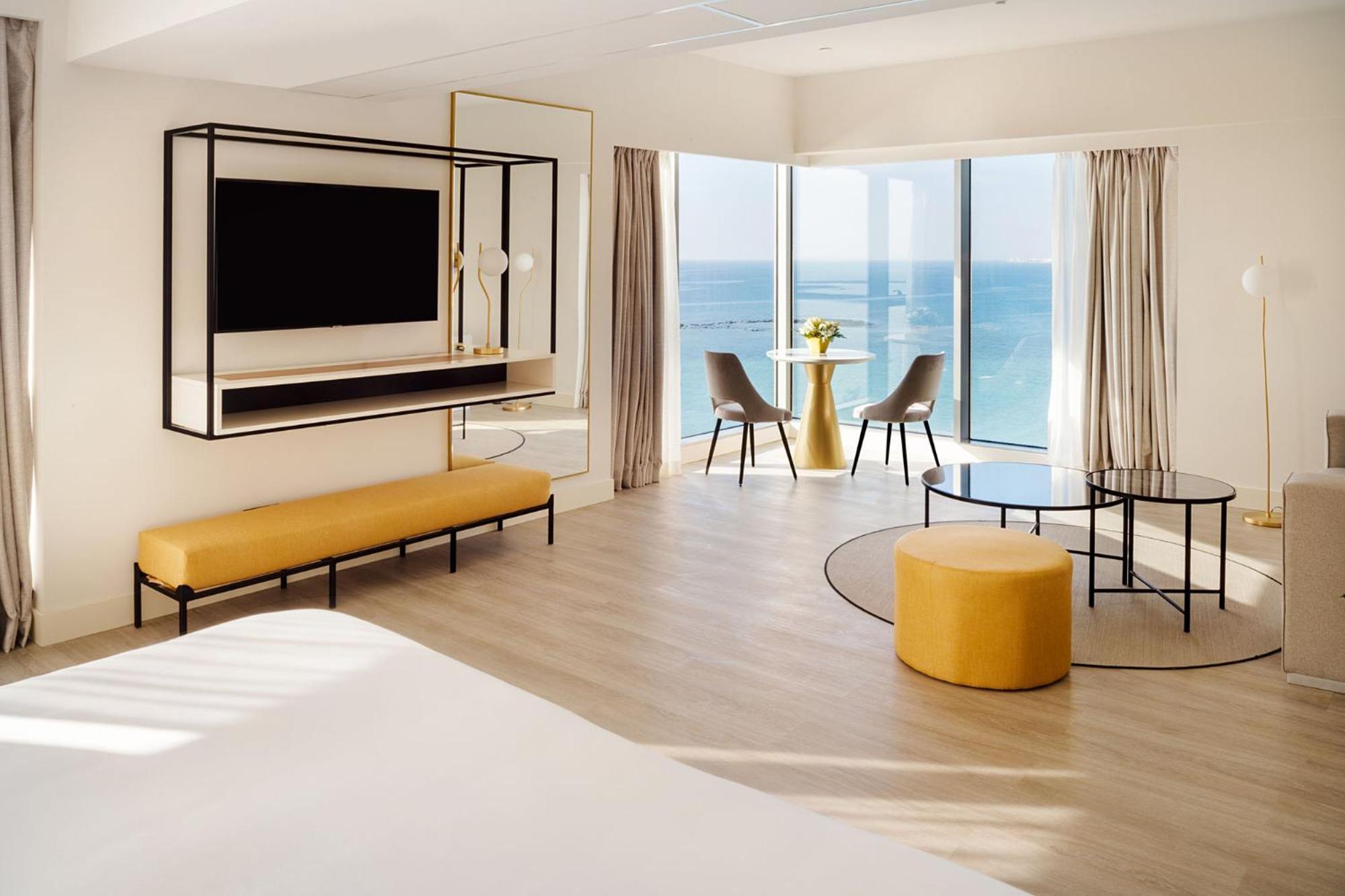 Suite with Sea View (2 Adults + 1 Child)