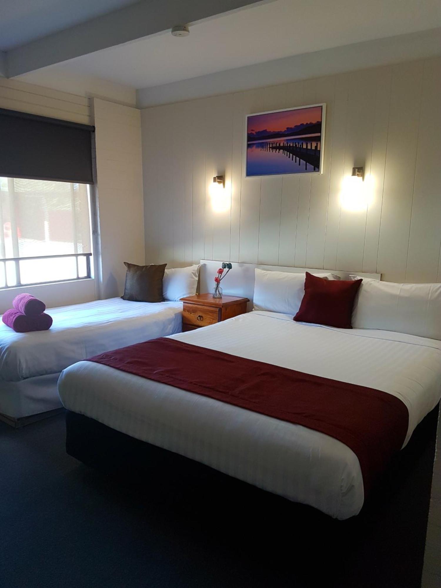 Twin Room,1345255934:JPEG