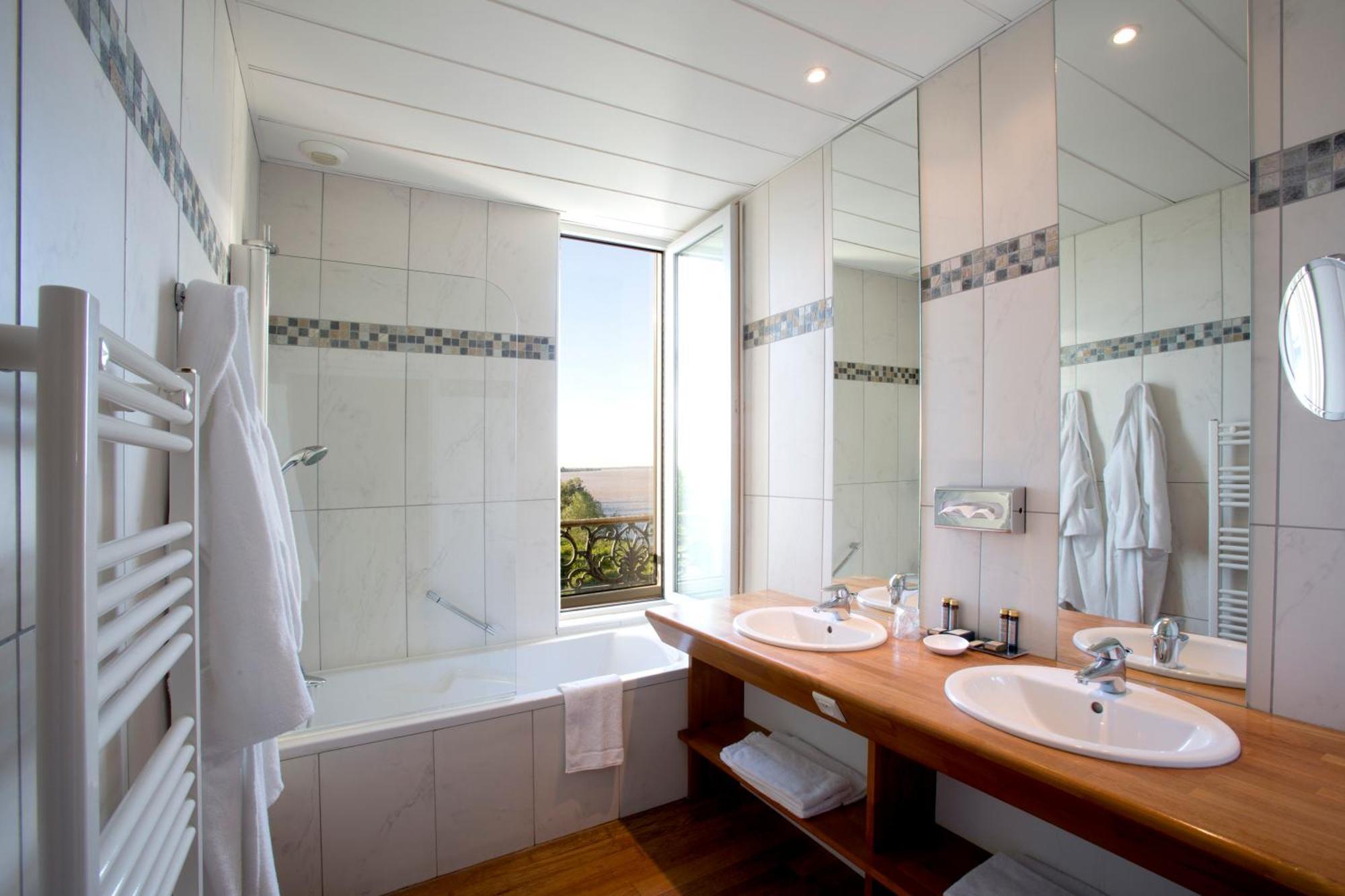 Chambre Double ou Lits Jumeaux - Vue sur Parc