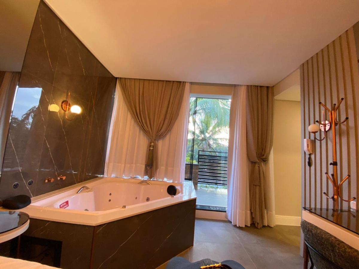 Studio Spa Bath