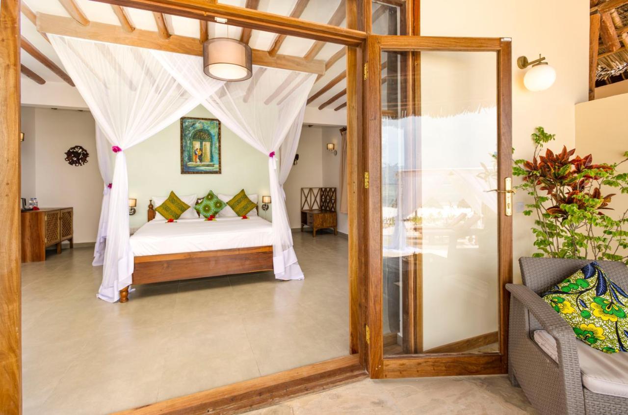 Bungalow aan het Strand met Dompelbad