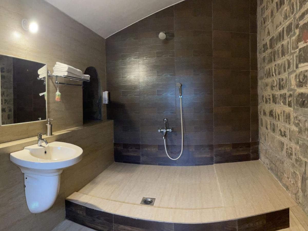 Deluxe 1 - No Stags Allowed,1269059308:JPEG