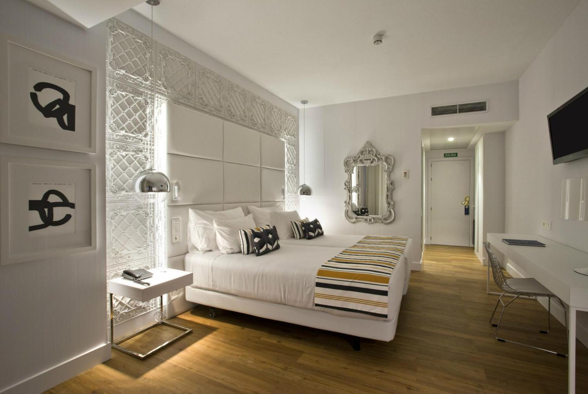 Double or Twin Room with Extra Bed (2 Adults + 1 Child),1272822952:JPEG
