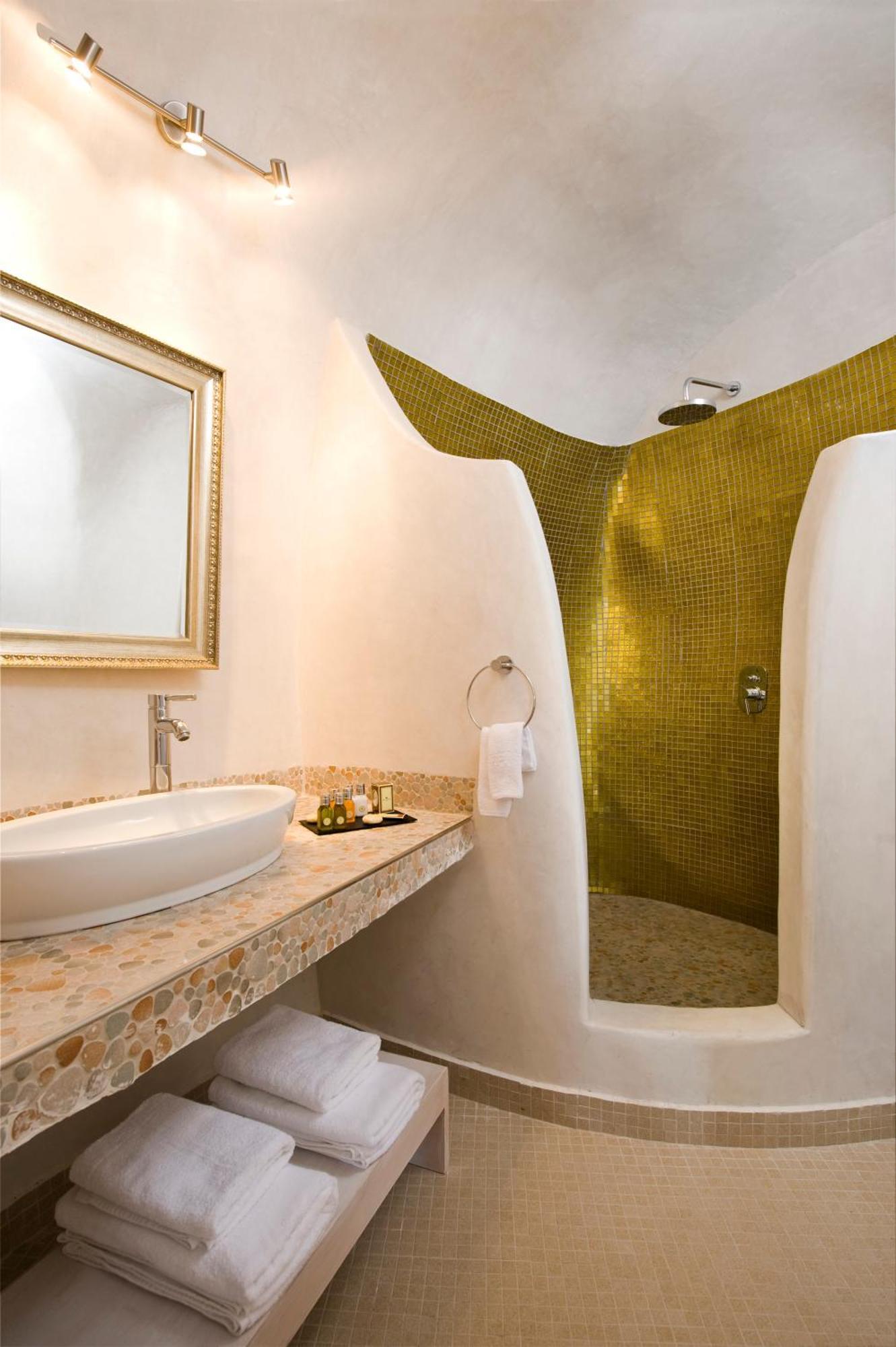 Junior Suite with Caldera View