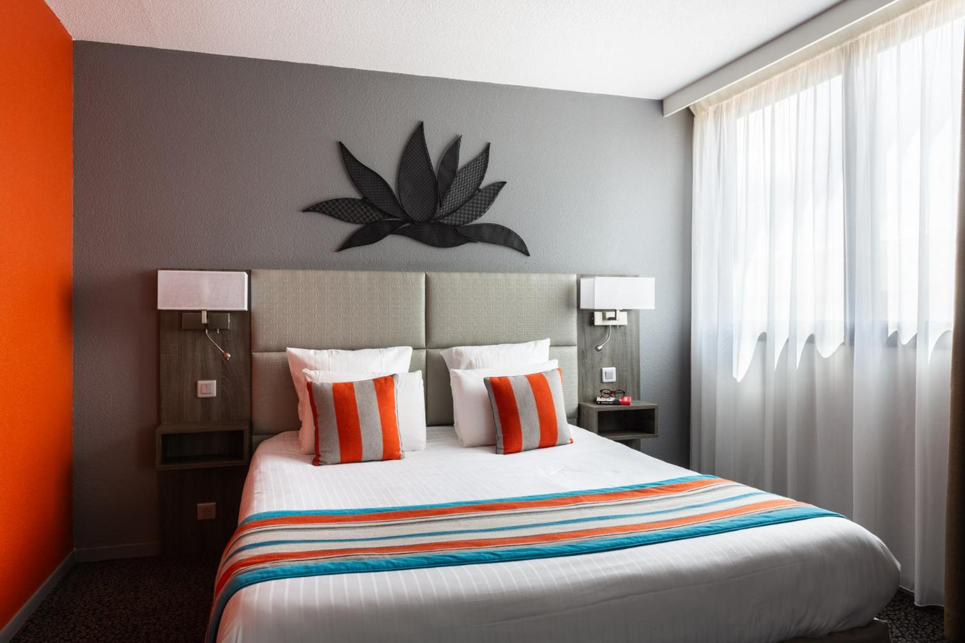Double Room Queen Size Bed