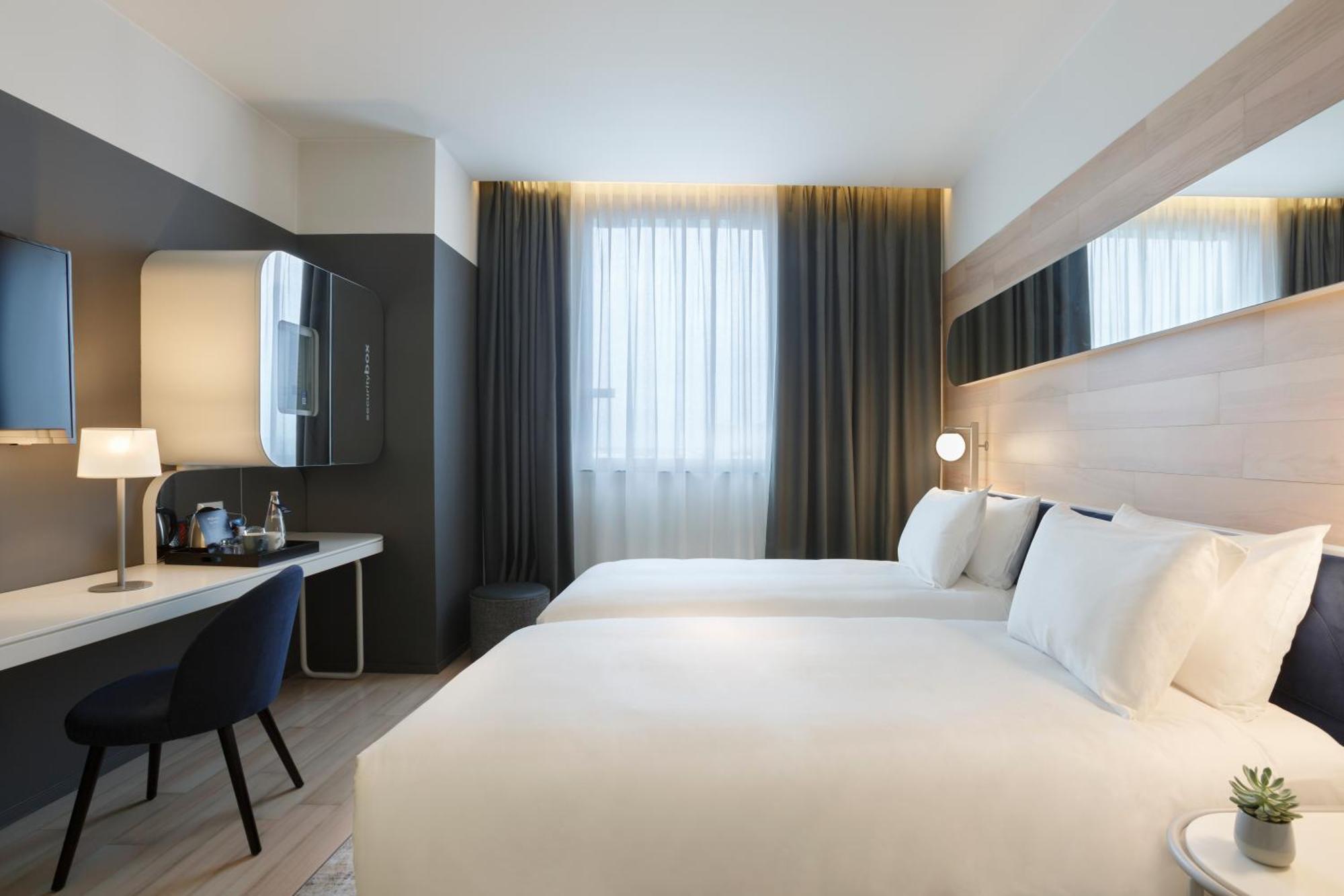 Standard Room,1274467603:JPEG