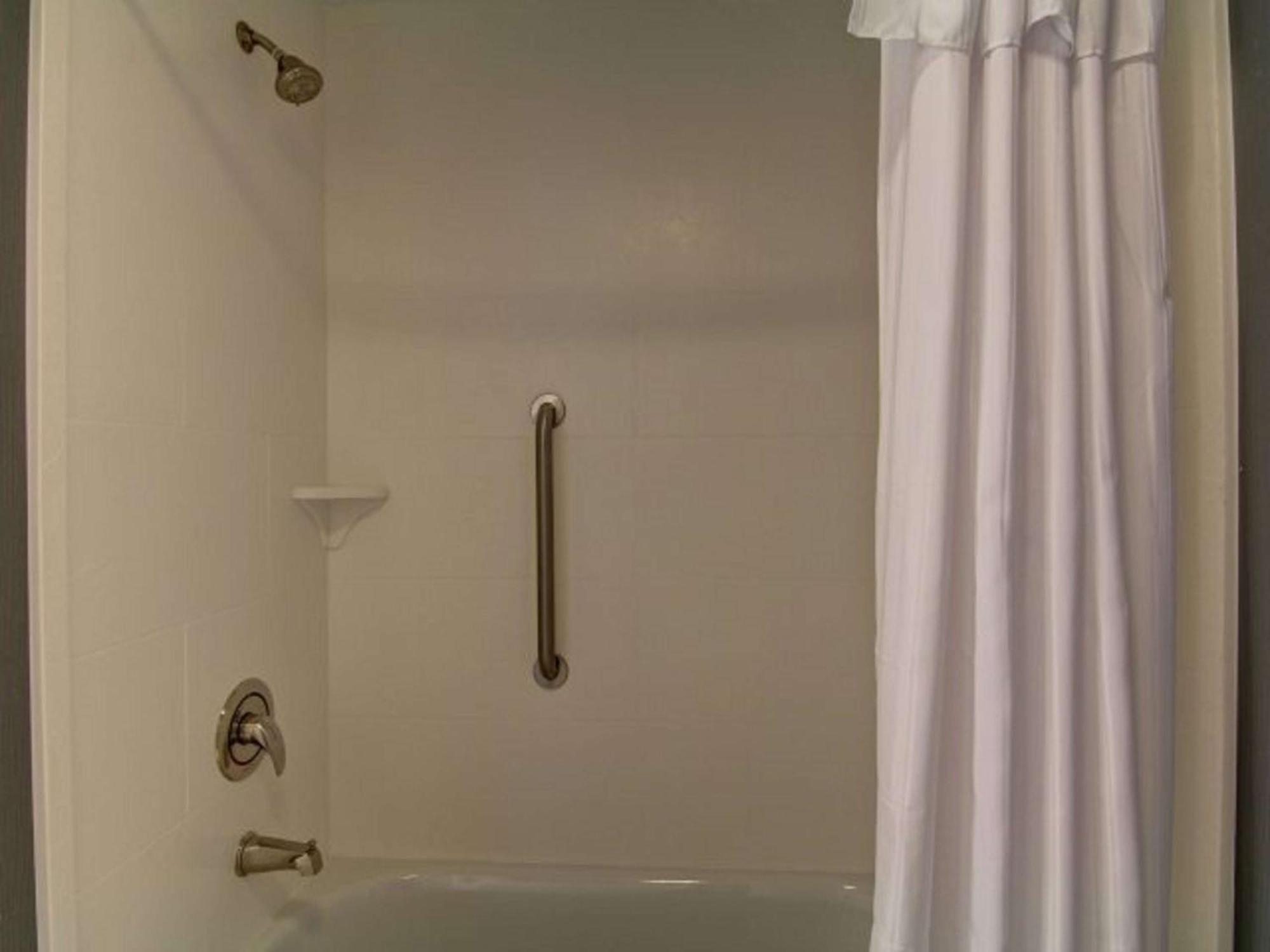 One-Bedroom King Suite - Non-Smoking