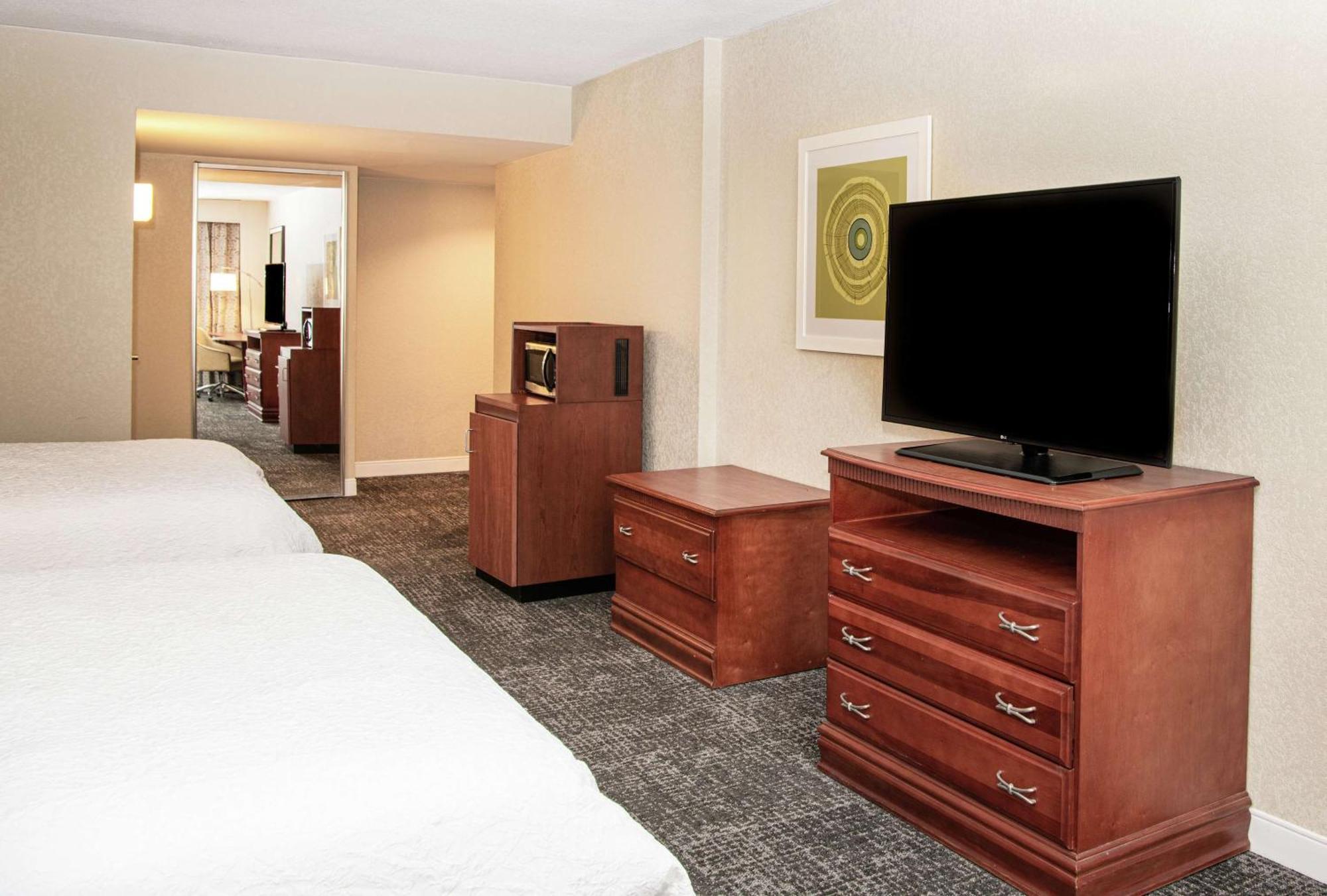 Queen Room with Two Queen Beds - Non-Smoking,1557854845:JPEG