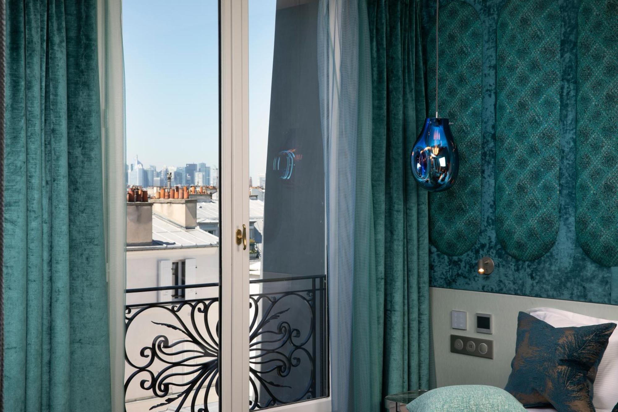 Superieure Boudoir Room - With Jacuzzi