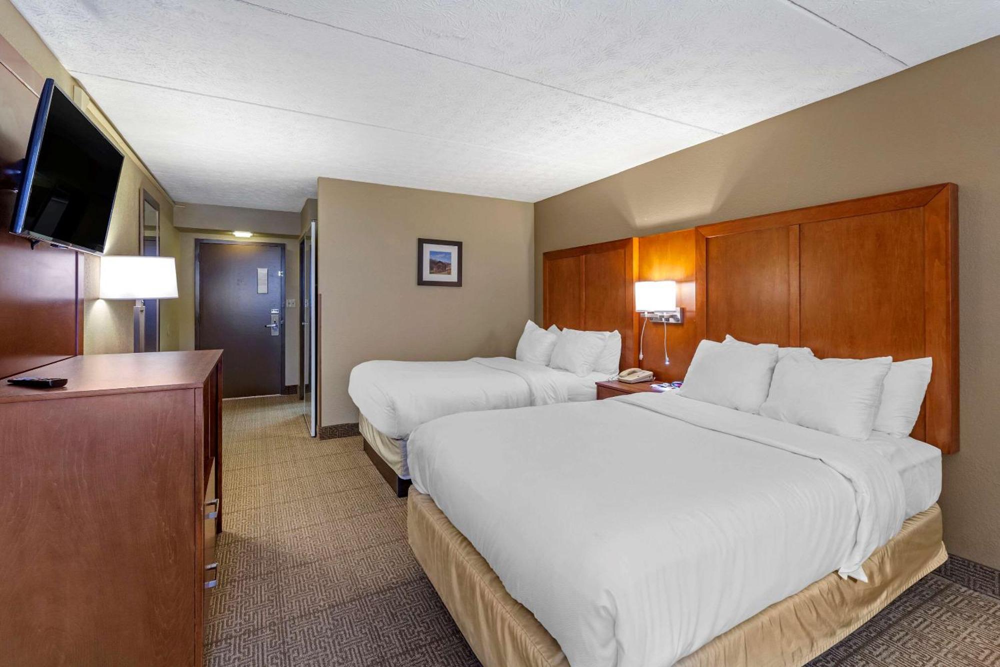 Double Room with Two Double Beds - Non-Smoking,1284489829:JPEG