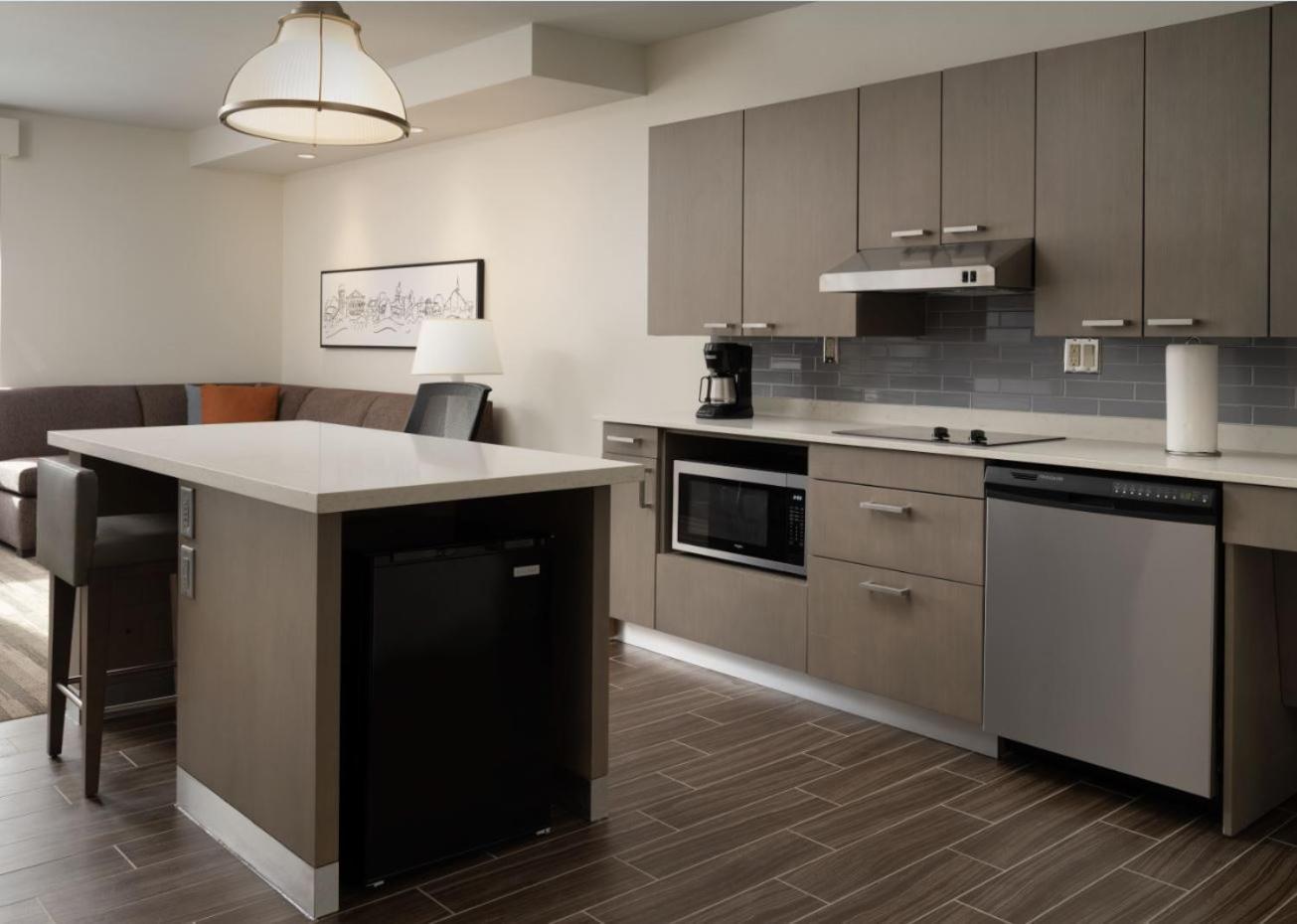 King Studio Suite Kitchen Sofa Bed