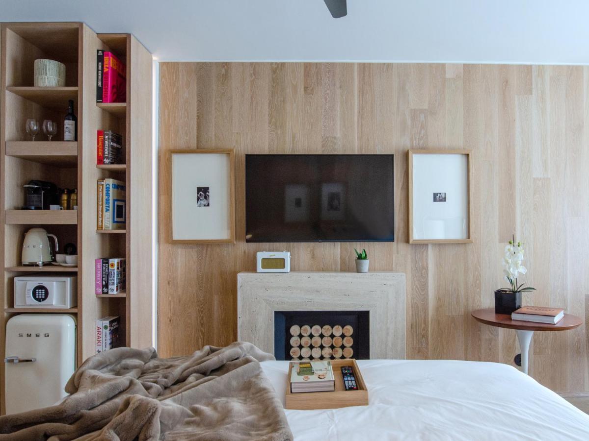 Contemporary Junior Suite