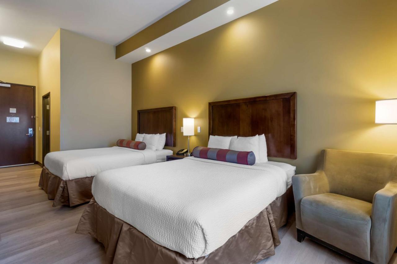 Queen Room with Two Queen Beds - Pet Friendly/Non-Smoking,1322446678:JPEG