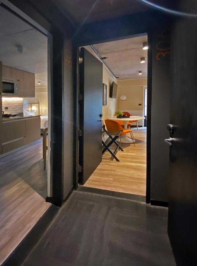 Standard Studio,1345929644:JPEG