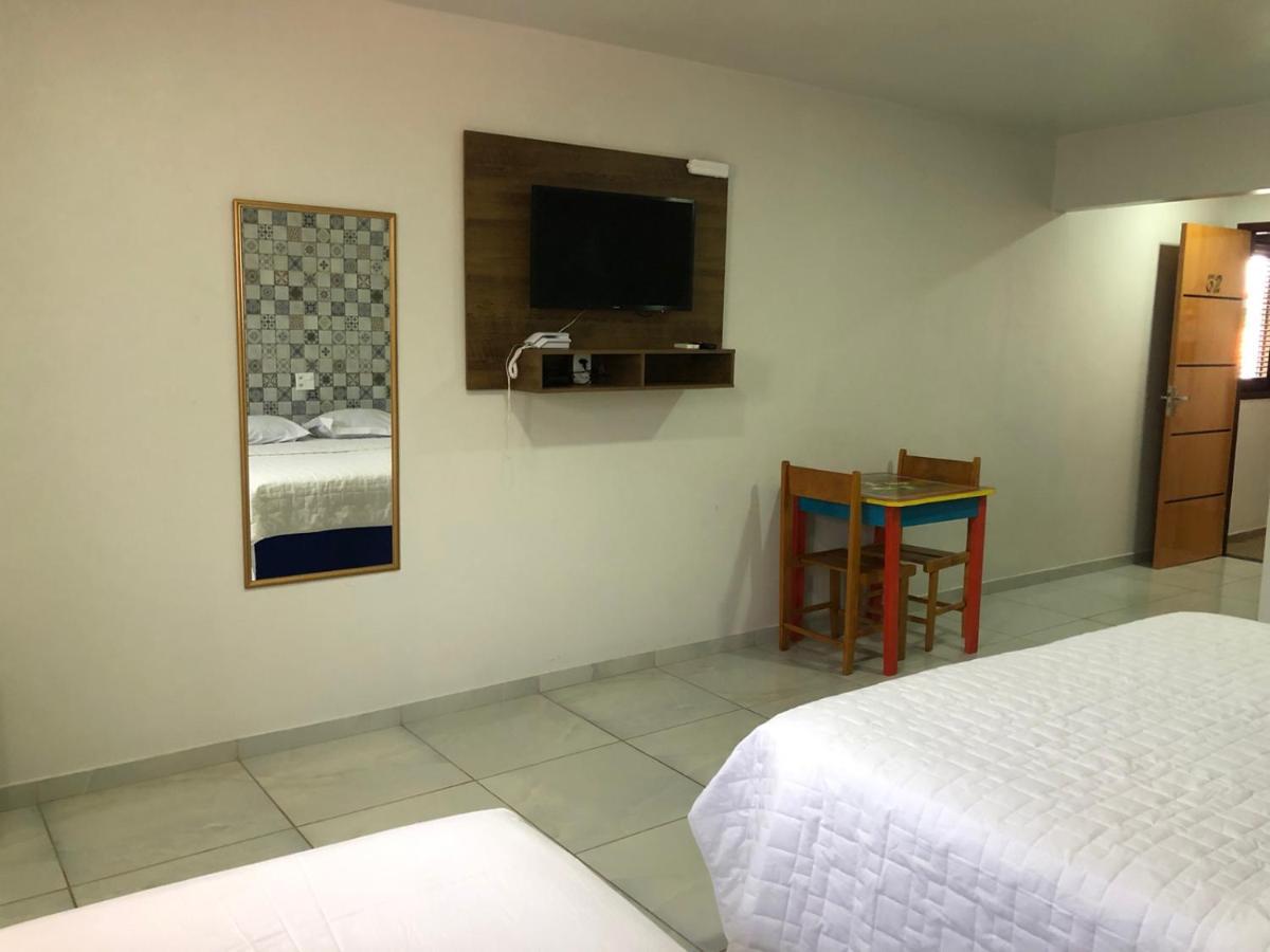 Deluxe Family Room,1349374885:JPEG