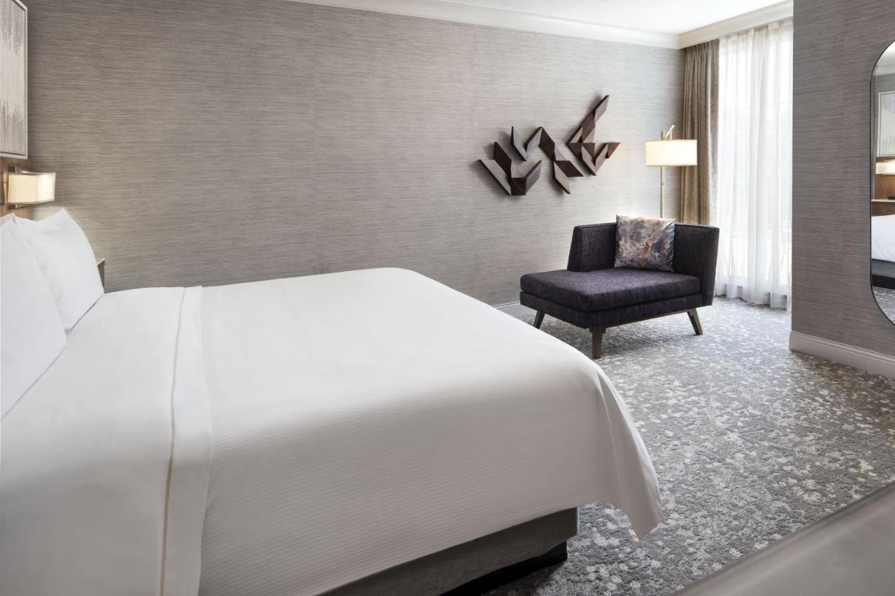 Guest Room, 1 King,1616875744:JPEG