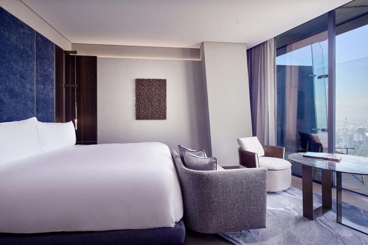 Deluxe King Room Park View Club Lounge Access