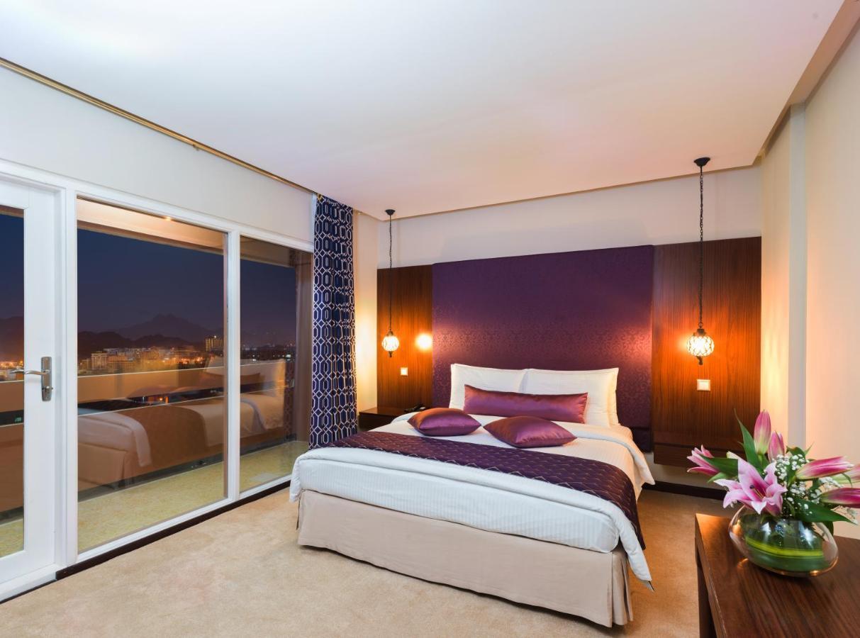 Suite Early Check from 10AM & Late Check-out until 300PM subject to availability Food & Beverages,1356668783:JPEG