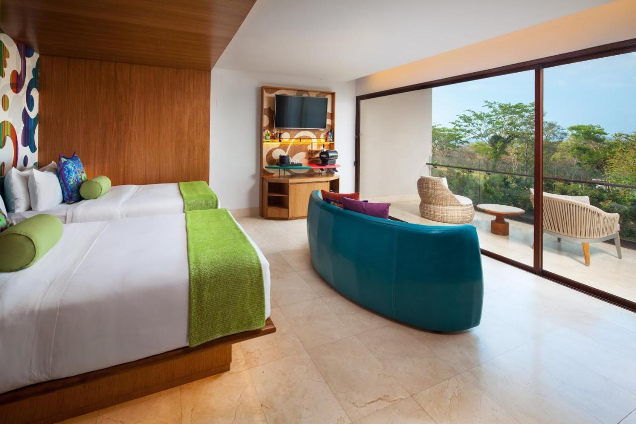 Premier Queen Room Balcony Ocean View