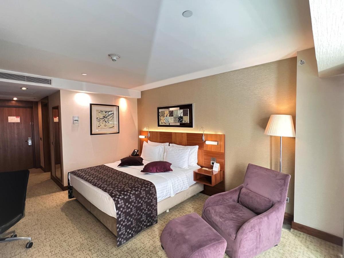 Standard King Room