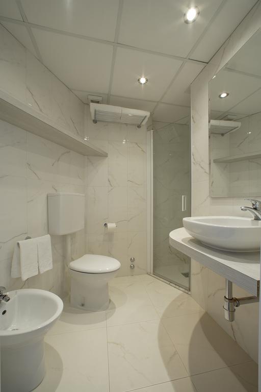 Double or Twin Room with Sea View,323795095:JPEG