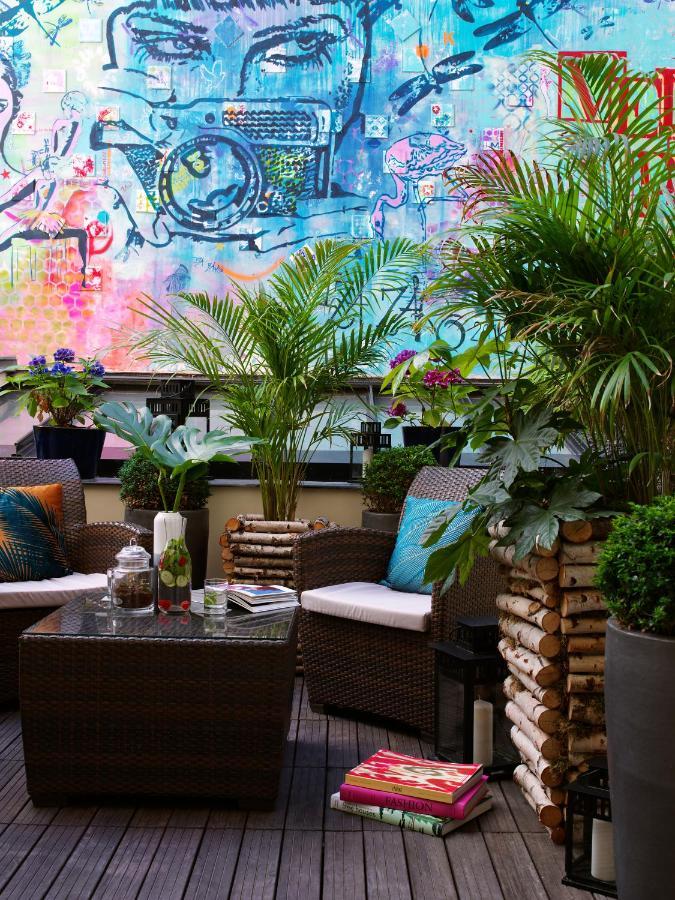 Urban Patio met Balkon en Ontbijt