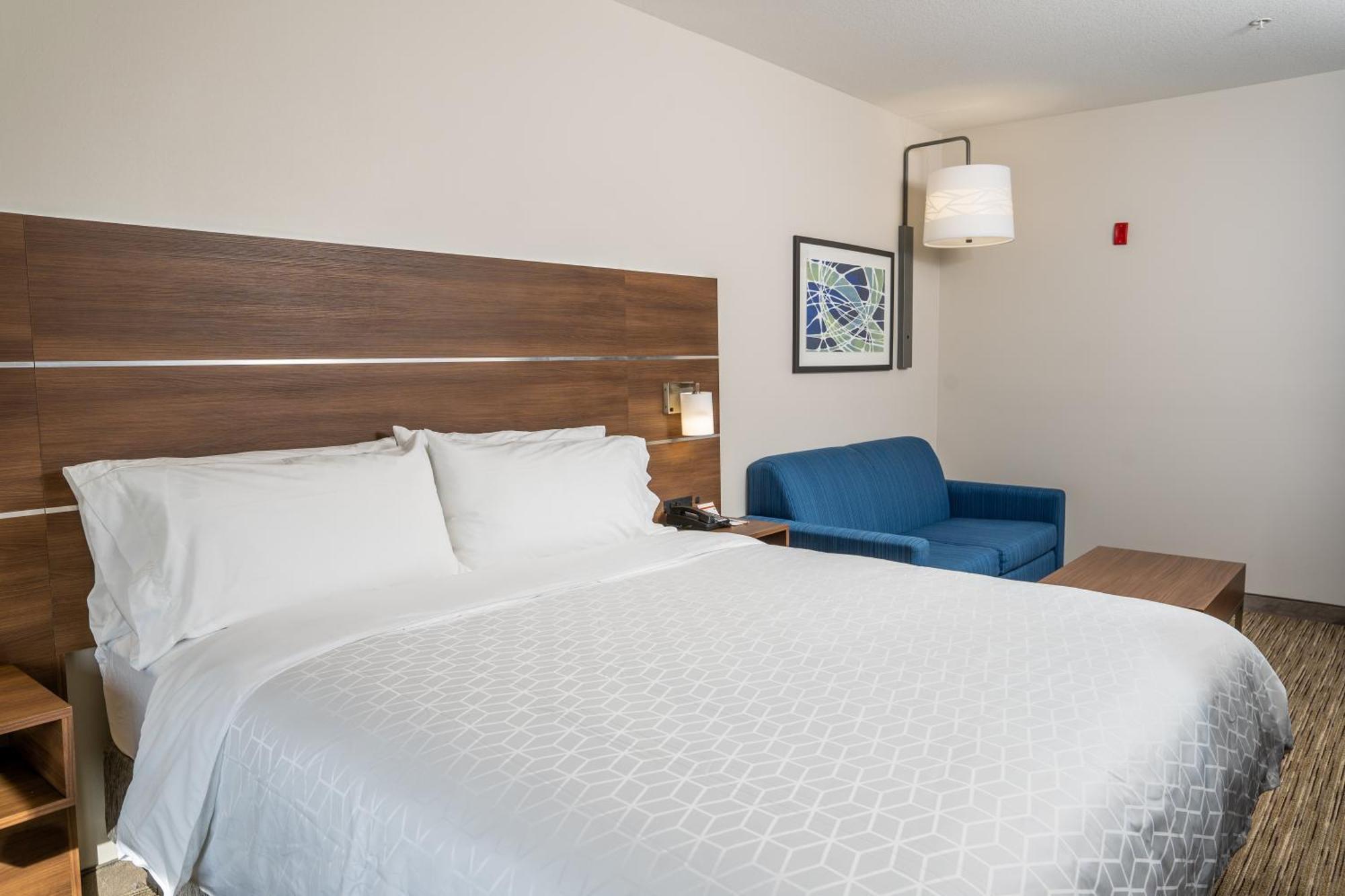 Standard King Room with Sofa Bed