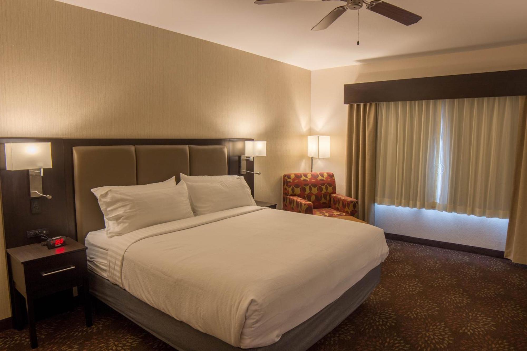 Standard King Room,1435143445:JPEG