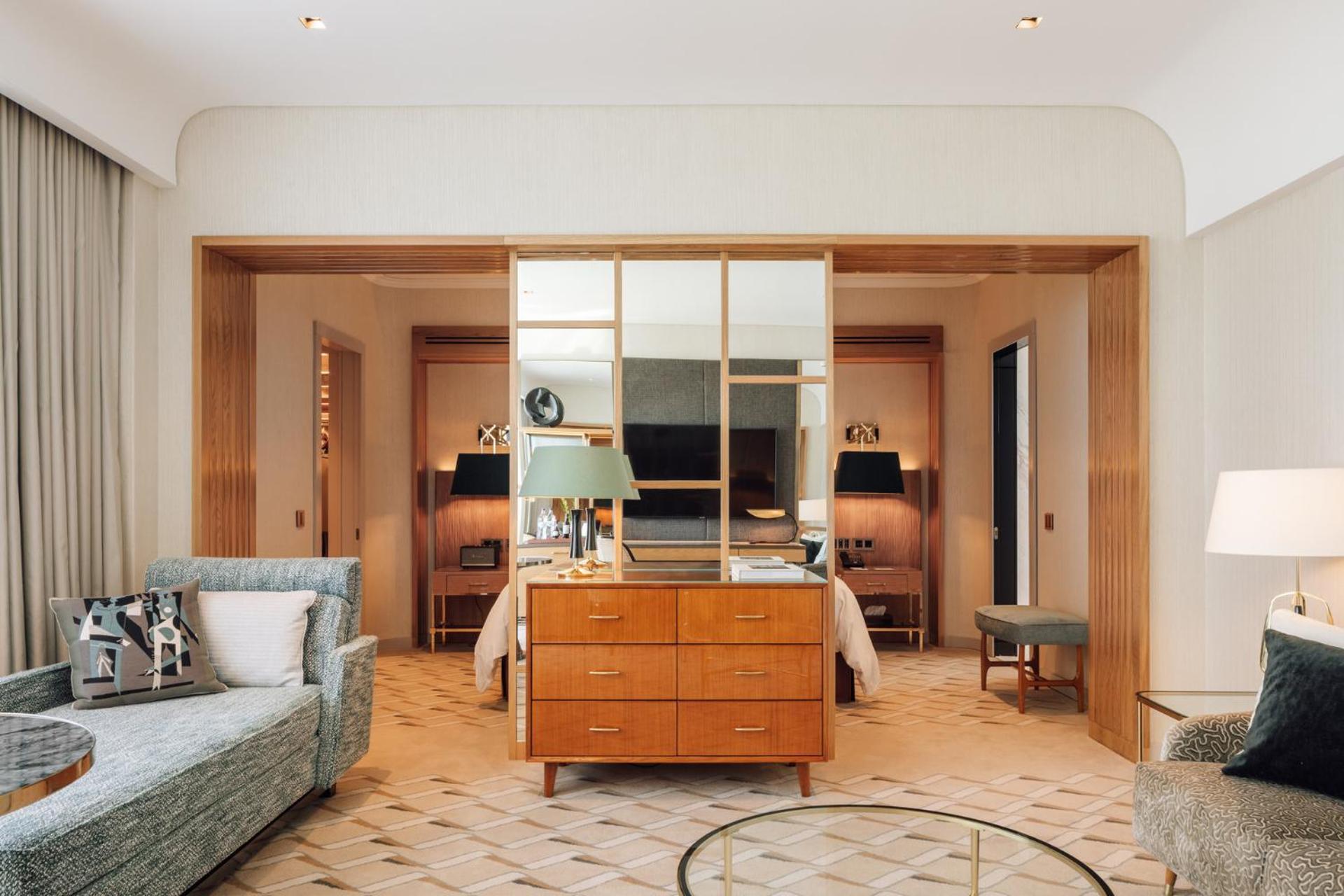 Studio Suite king bed,1437210403:JPEG